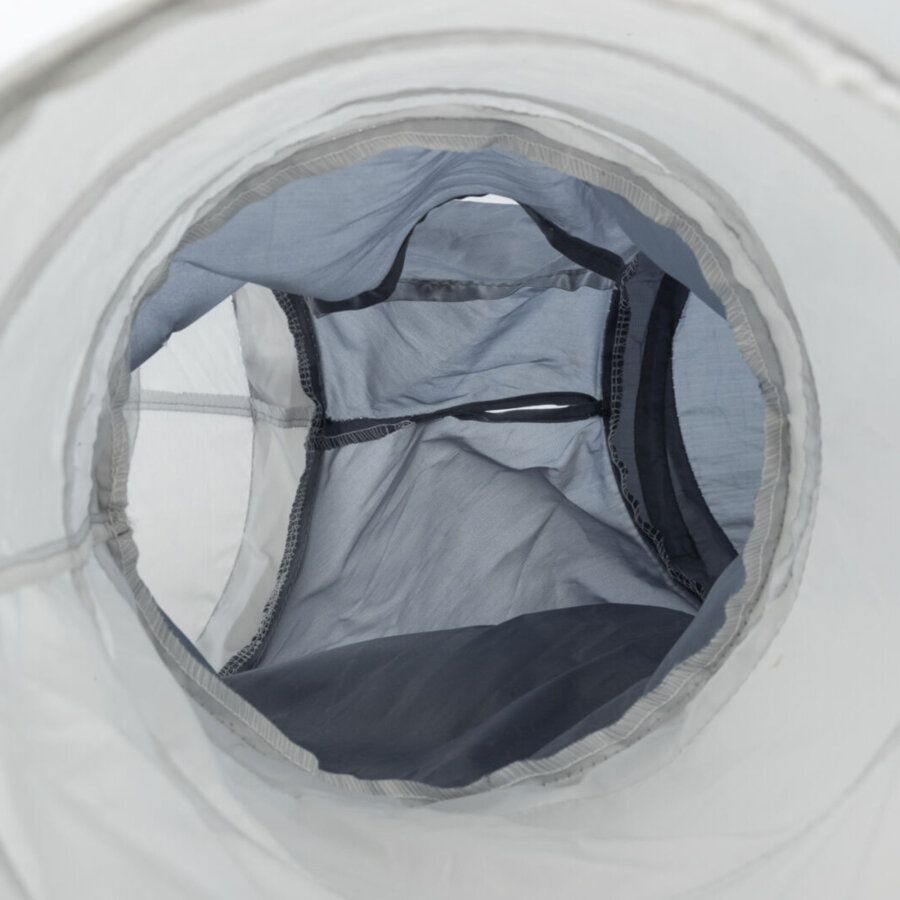 Spieltunnel monochrome