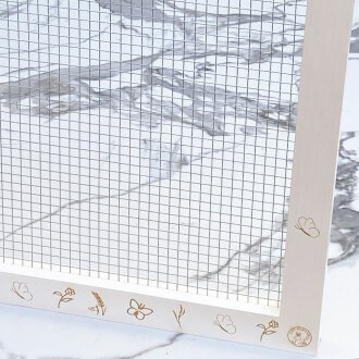 Holzgehege Metallgitter weiss